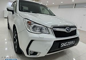 Subaru Forester 2.0XT CVT AWD Sunroof 2015 White Rear Entertainment